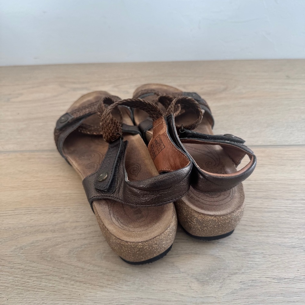 Taos Trulie Bronze Braided Sandals Size 9 - 9.5 - Picture 4 of 6